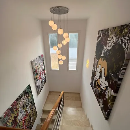 Casa Ambiente - Topausgestattetes Haus In Strandnaehe קלפה